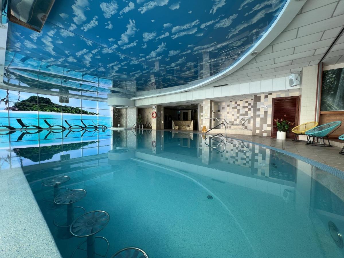 Riga Unimars Hotel Buitenkant foto